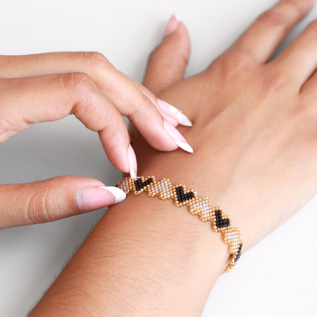 Miyuki Valentín Elegante