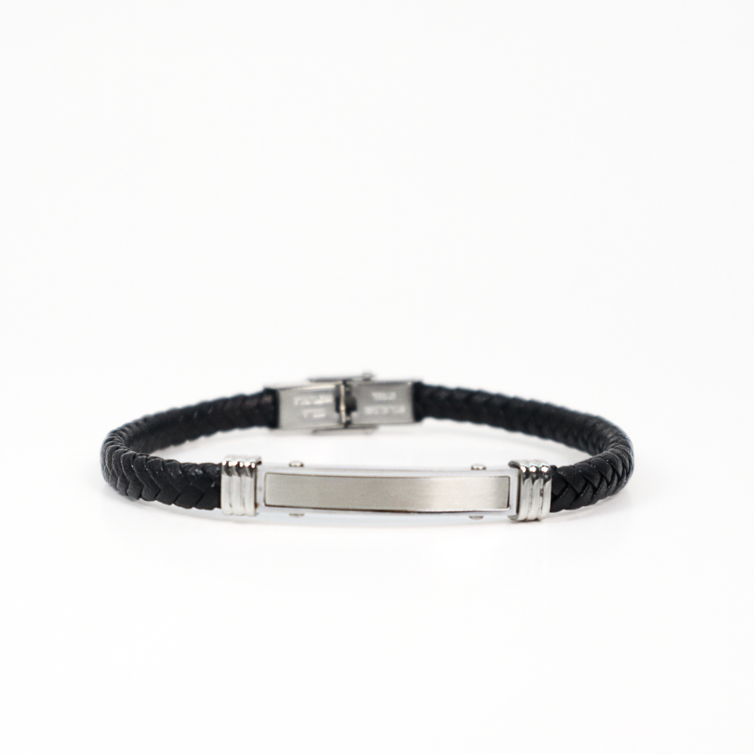pulsera para hombre con detalles metálicos