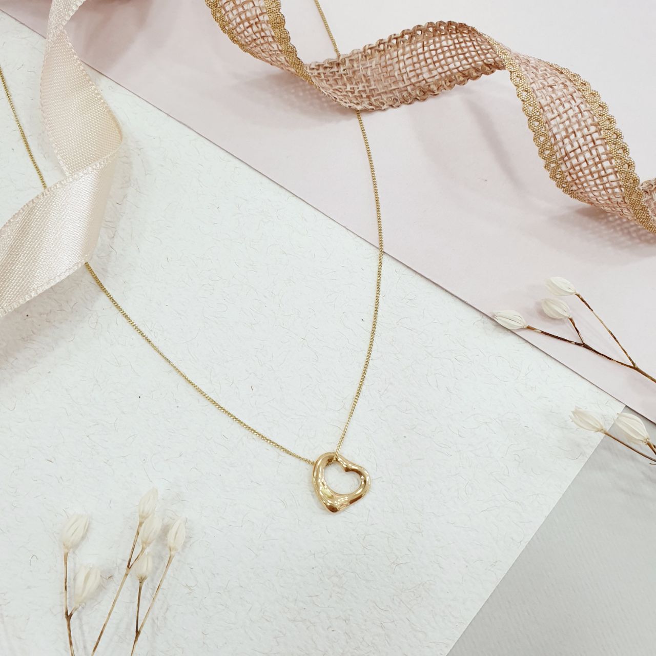 Collar Corazón Calado