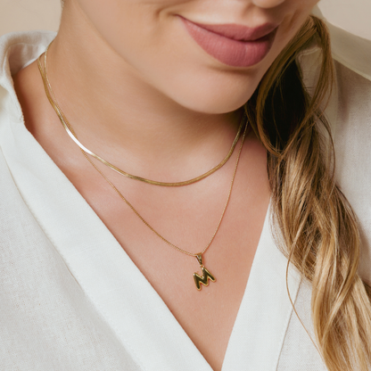 Collar con inicial
