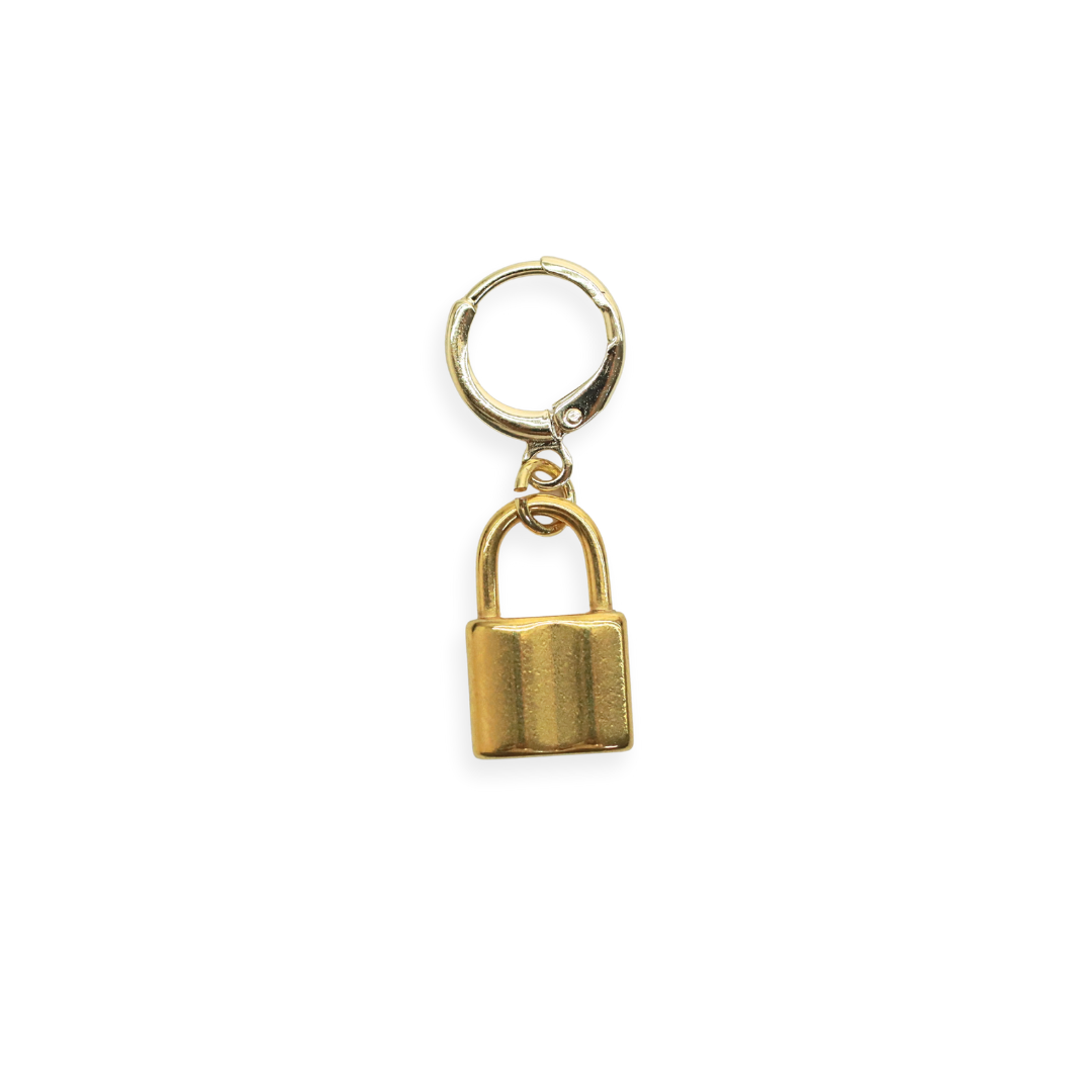 charm en tendencia en forma de candado