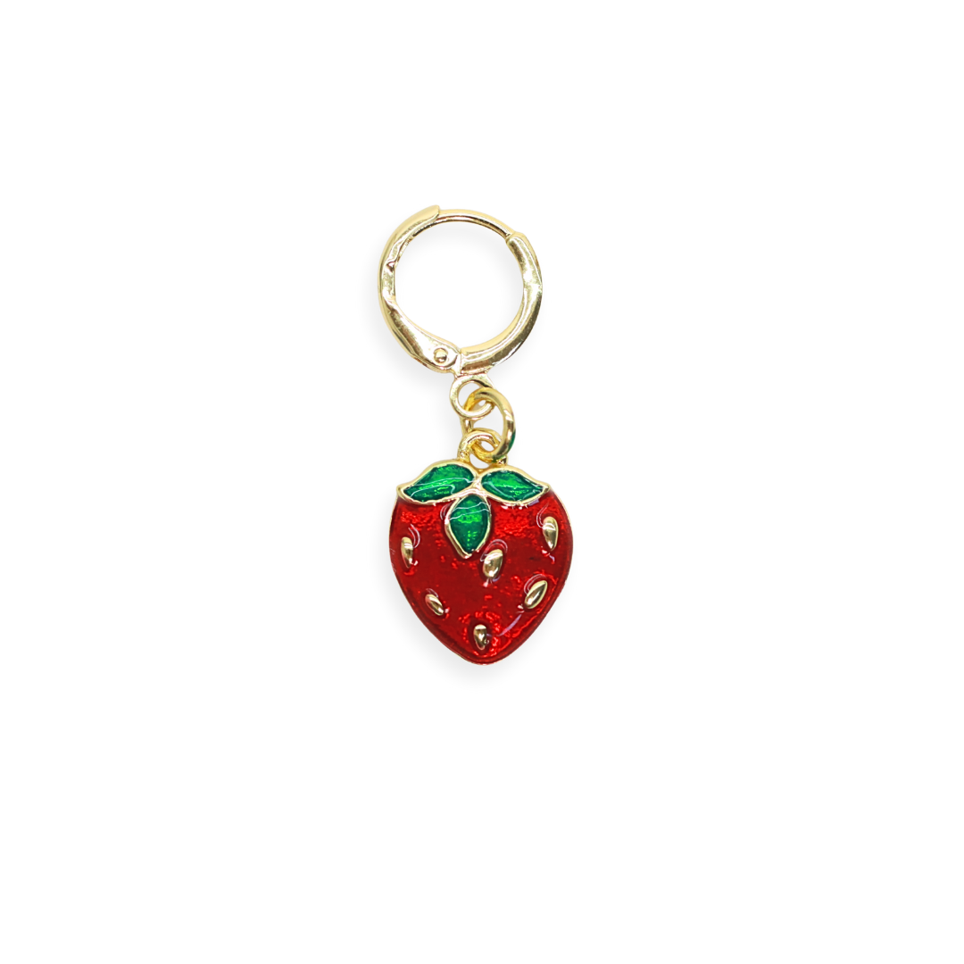 charm en forma de fresa