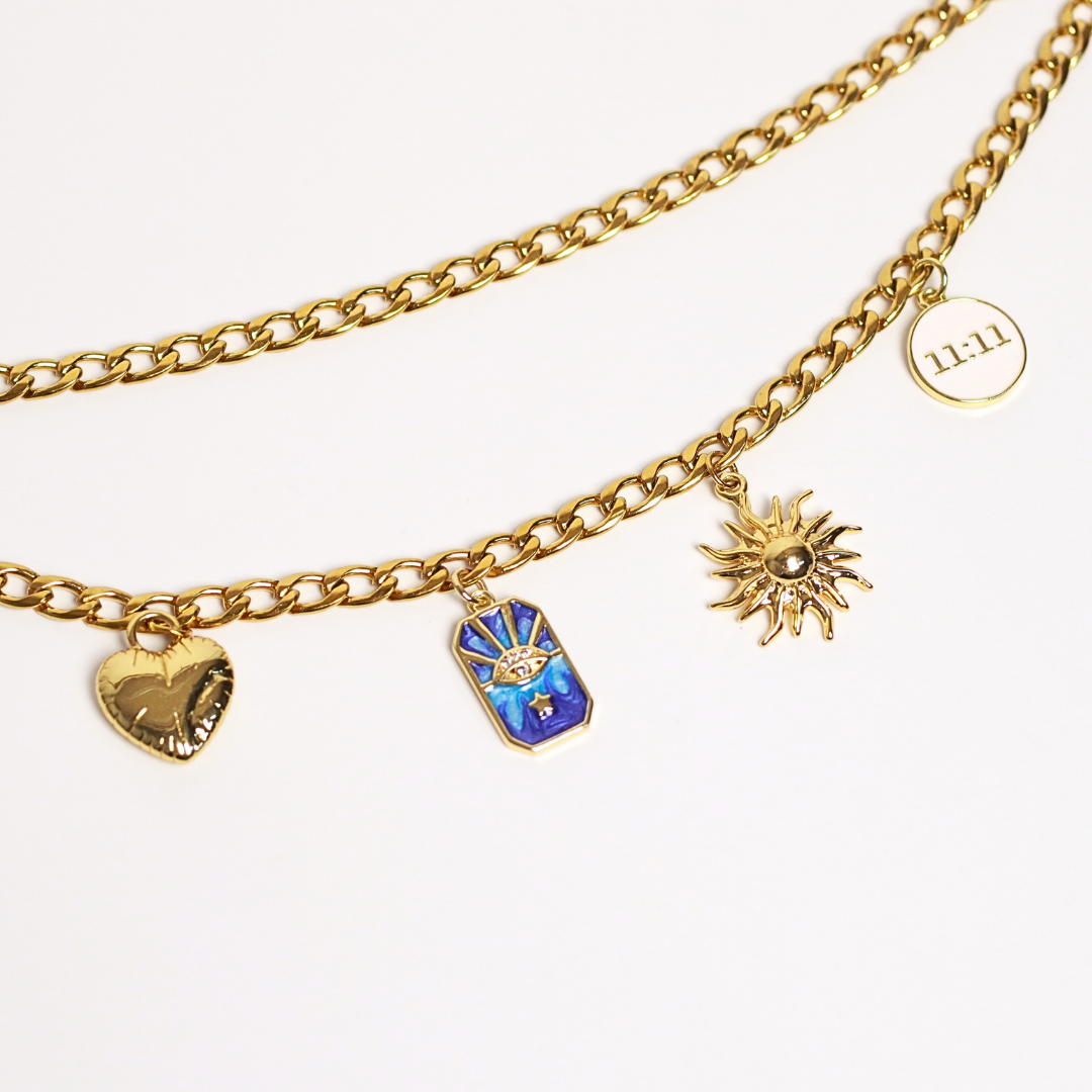 charms misticos en tendencia