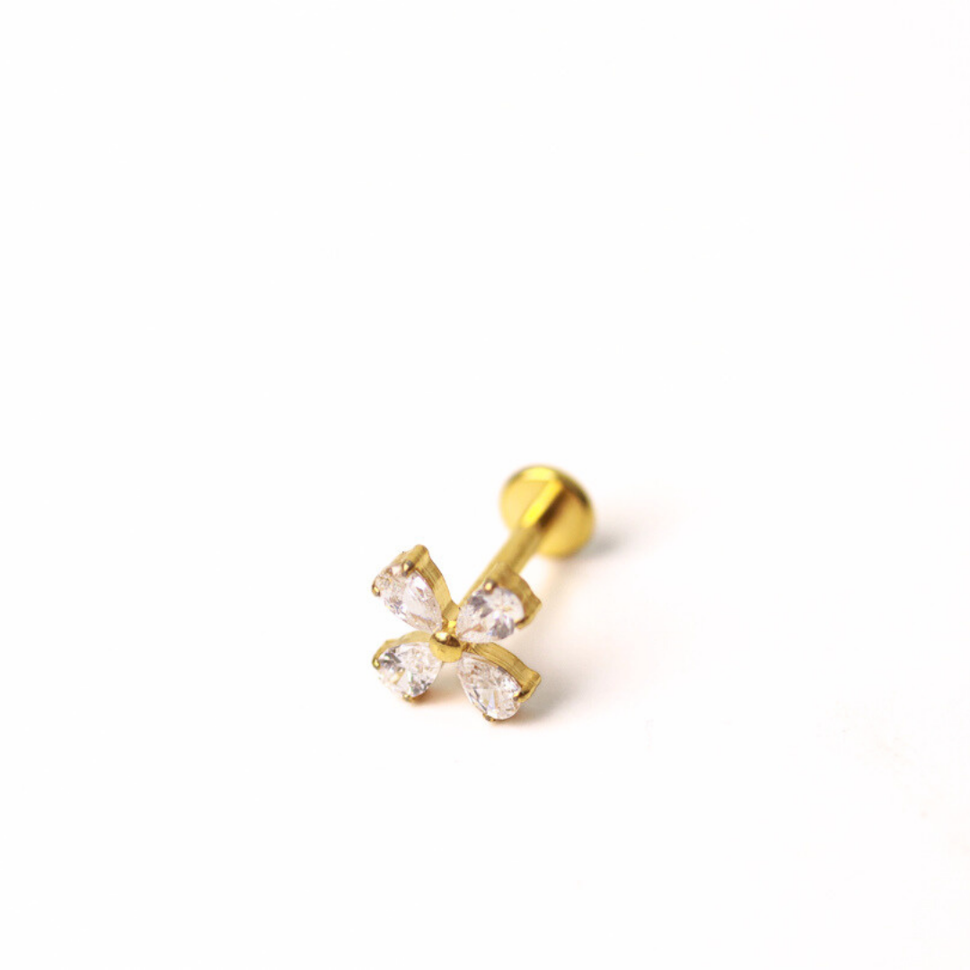 piercing en forma de trebol